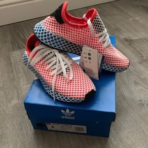 Women’s adidas sneakers running shoes